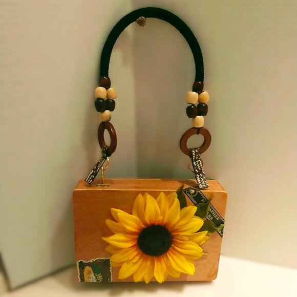 Suenos de Saundra Upcycled Collection, Jaime Garcia, Especial Cigar Box, Purse - Picture 2 of 11